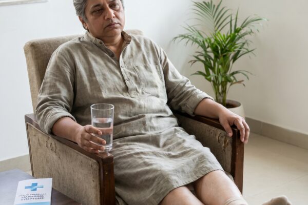 Early Signs of Kidney Disease: Swelling, Fatigue, and Urination Changes You Shouldn’t Ignore